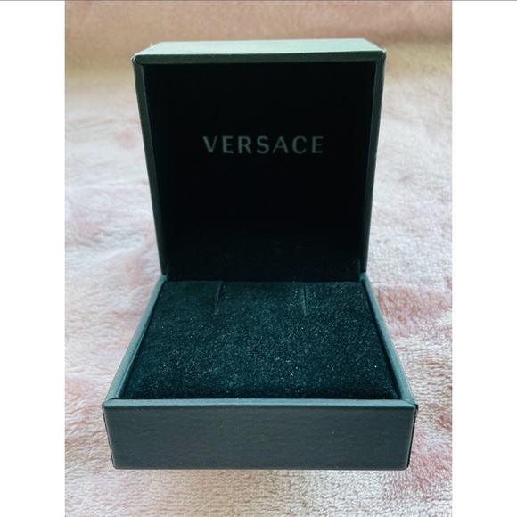 Versace jewelry leather black box. - Picture 4 of 4